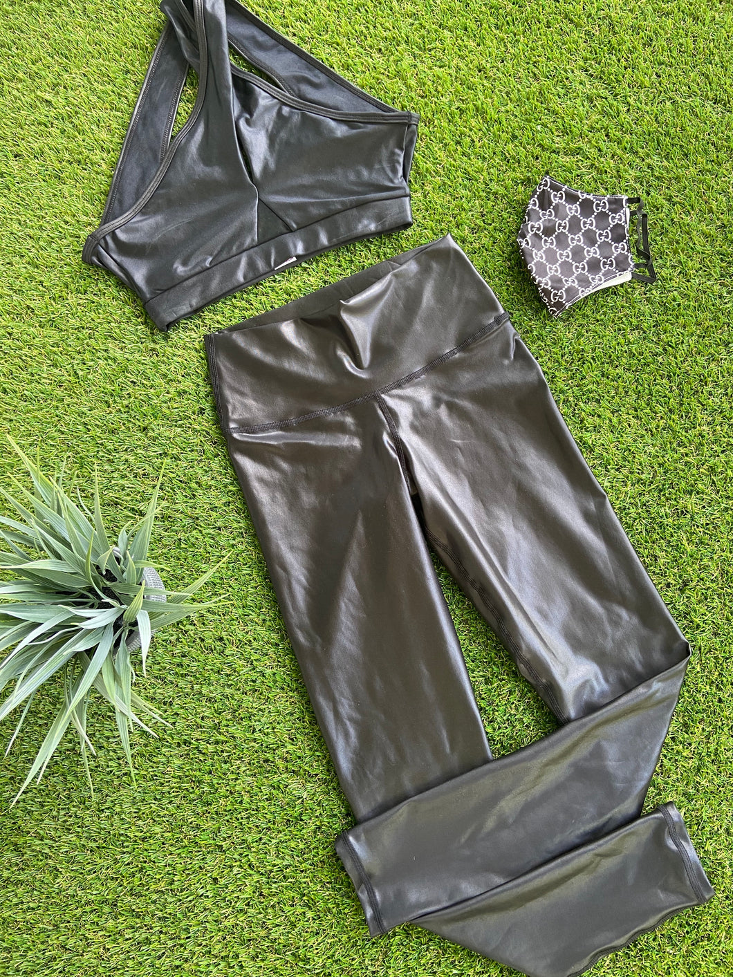 Set Sportbra and Leggings Leather Effect