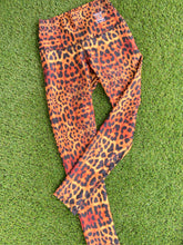 Load image into Gallery viewer, Leggings Trendy Animal Print Tigger
